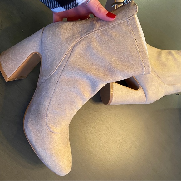 ❌ SOLD ON MY CURTSY ❌Boohoo Suede Booties - Picture 4 of 10